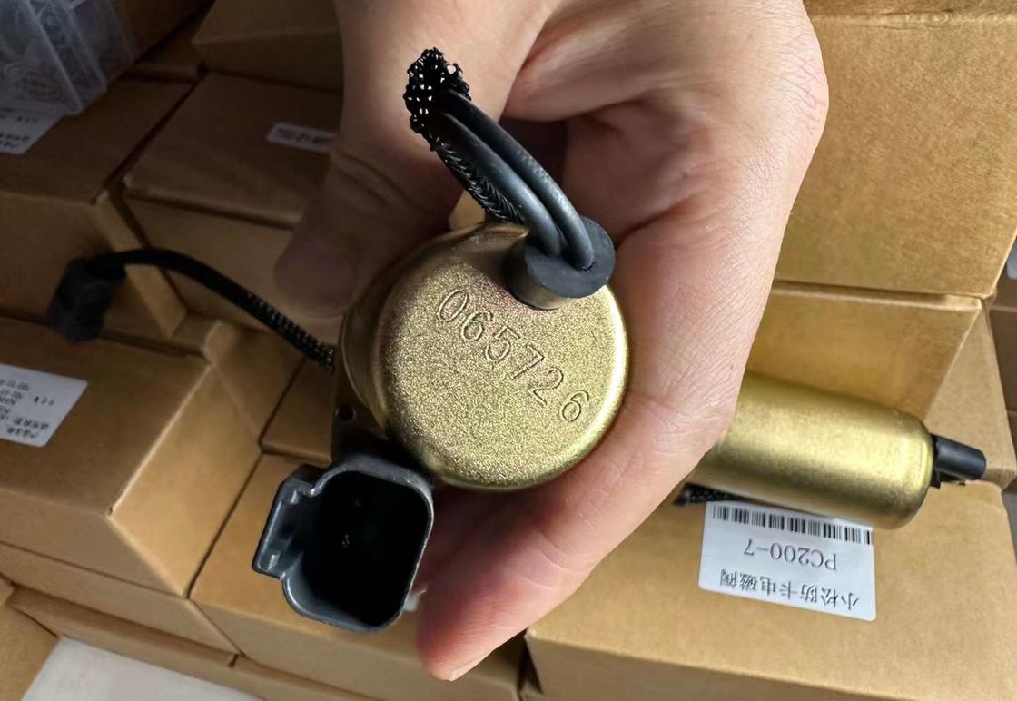 065726 Excavator Bagian Hidraulik Pilot Valve Pompa Hidraulik Solenoid Valve Untuk PC200-7
