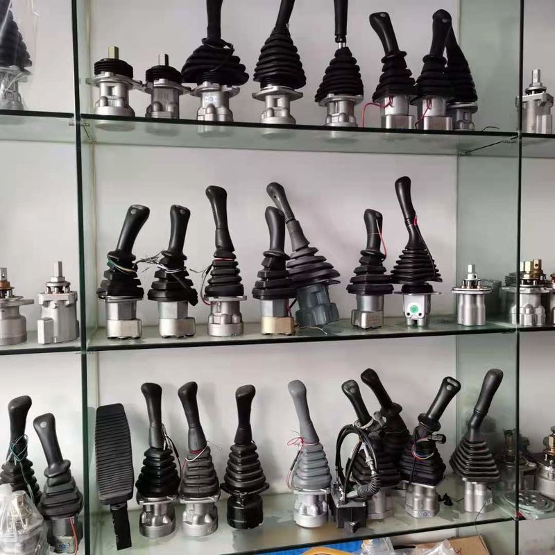 Universal Excavator Joystick Handle Hand Shank Operator Rod Assembly Digunakan untuk PC120 PC200 SK200 EX200 EXCAVATOR