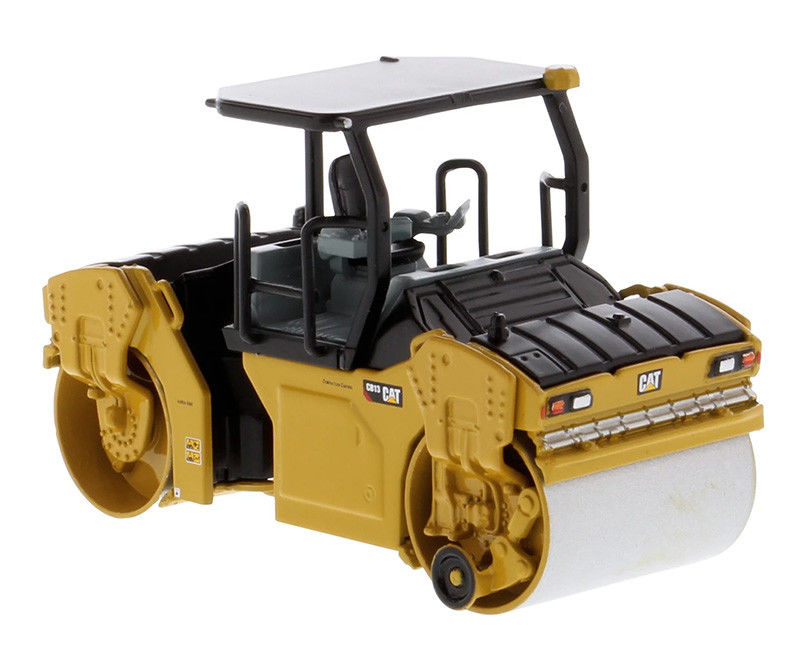 1 sampai 64 Skala Diecast Caterpillar CB-13 Vibratory Roller Open Cab Konstruksi Model 85630