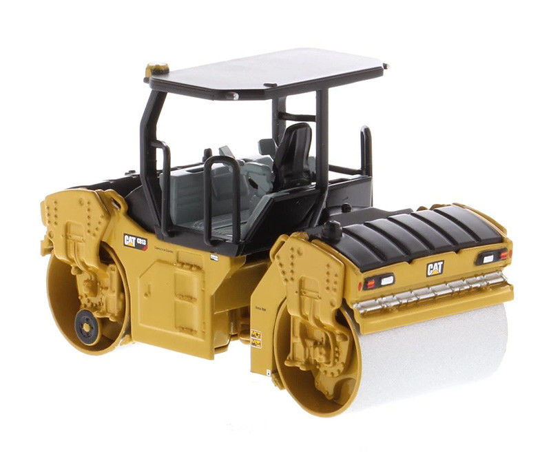 1 sampai 64 Skala Diecast Caterpillar CB-13 Vibratory Roller Open Cab Konstruksi Model 85630