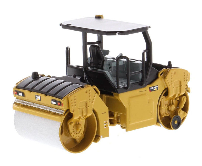 1 sampai 64 Skala Diecast Caterpillar CB-13 Vibratory Roller Open Cab Konstruksi Model 85630