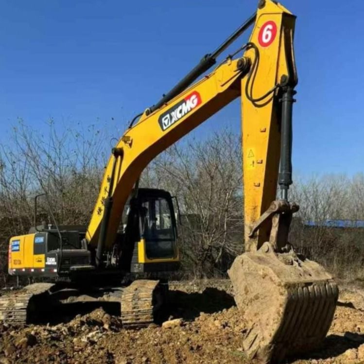 Digunakan XCMG 215D 20 Ton Crawler Excavator Heavy Duty Industrial Construction Digger Machine