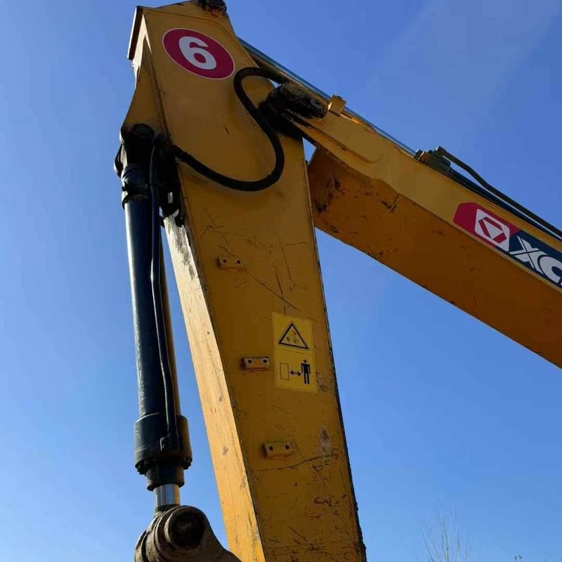 Digunakan XCMG 215D 20 Ton Crawler Excavator Heavy Duty Industrial Construction Digger Machine