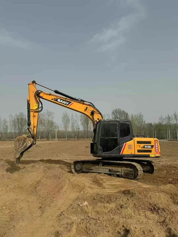 Digunakan SANY SY135 13,5 Ton Excavator untuk Konstruksi Pertambangan Aplikasi Earthmoving