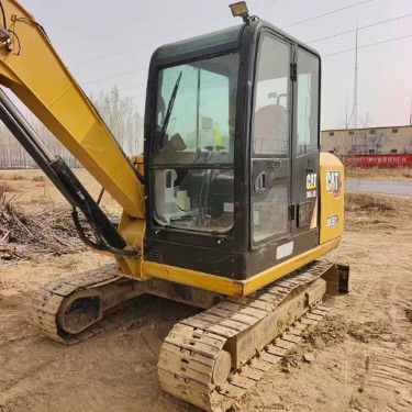 Digunakan CAT 305.5E2 Mini Excavator 27.2kN Arm Digging Force Compact Robust Hydraulic Unit
