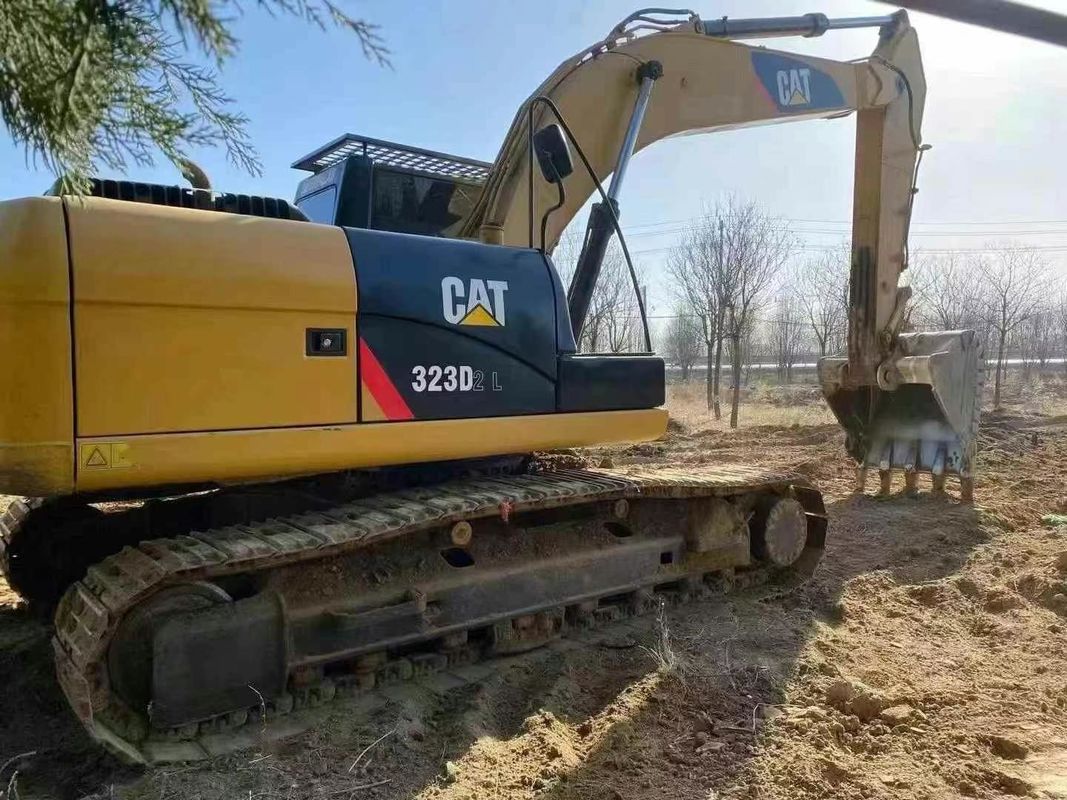 Digunakan Caterpillar 323D Excavator Kondisi yang sangat baik Siap untuk pekerjaan konstruksi berat