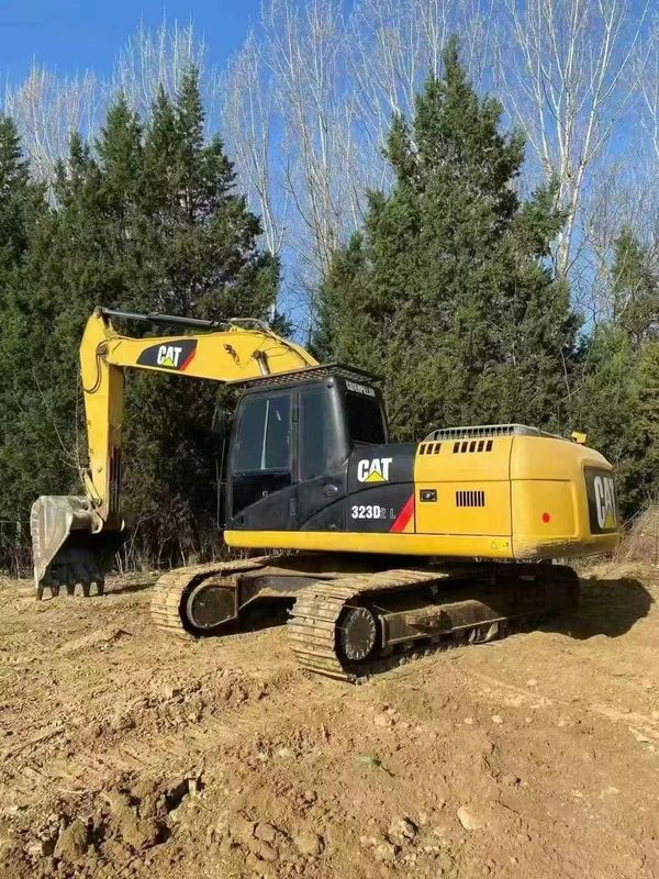 Digunakan Caterpillar 323D Excavator Kondisi yang sangat baik Siap untuk pekerjaan konstruksi berat