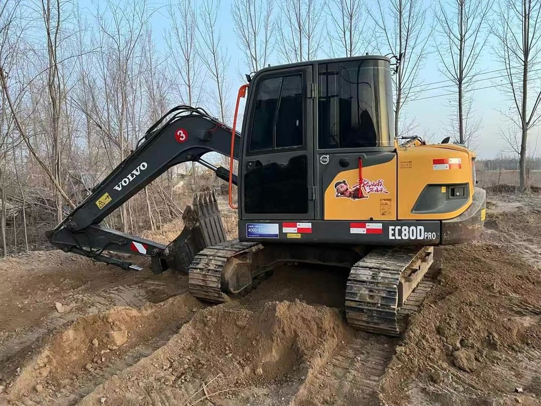 Digunakan Volvo EC80 Performance Black Excavator Untuk Proyek Konstruksi Tugas Berat