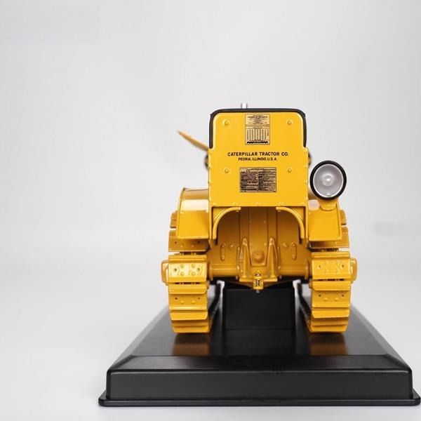 Diecast Masters 1:16 Skala 25 Traktor Model DM Alloy Peternakan Kendaraan Miniatur 85679