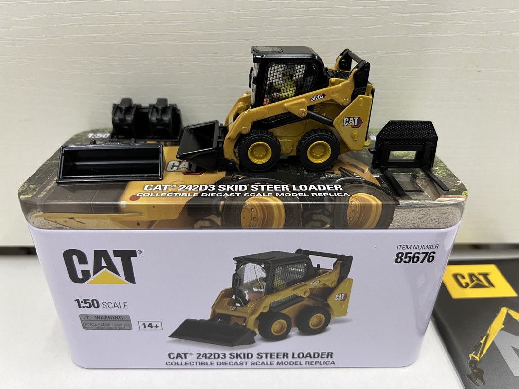 DM 1:50 CAT 242D3 Compact Wheel Loader Diecast Alloy Model 85676 Mainan Koleksi