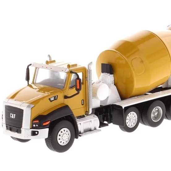 Truk Mixer Beton CT660 Skala 1:64 Kendaraan Teknik Die-cast Model DM 85632