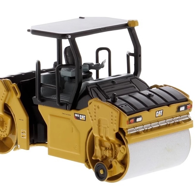 1:64 DM CB-13 Model Penggilas Getaran Caterpillar Kendaraan Rekayasa Konstruksi 85630