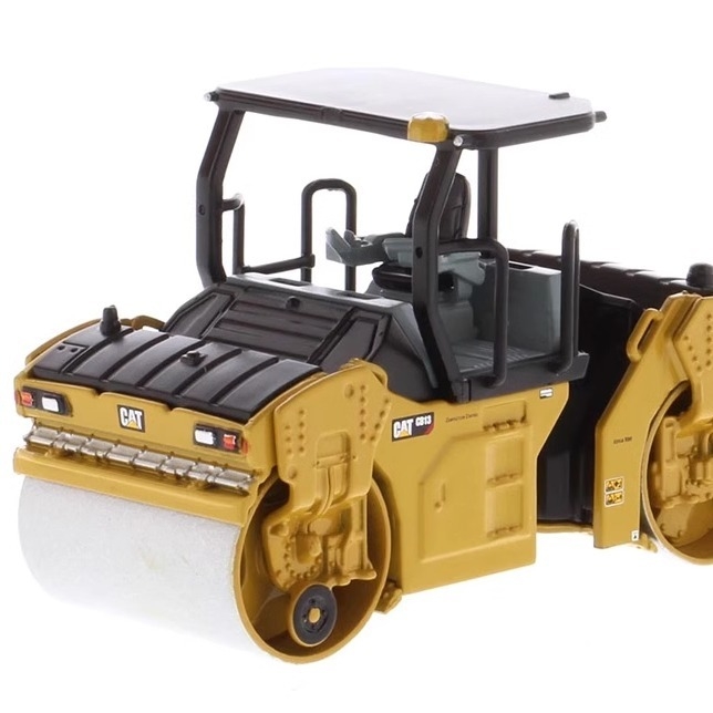 1:64 DM CB-13 Model Penggilas Getaran Caterpillar Kendaraan Rekayasa Konstruksi 85630