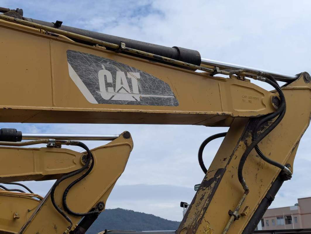 Ekskavator Hidraulik Cat 312D Bekas dengan Mesin Cat C4.2 ACERT, Berat Operasi 13.000 kg, dan Kedalaman Gali Maksimum 6,44 m