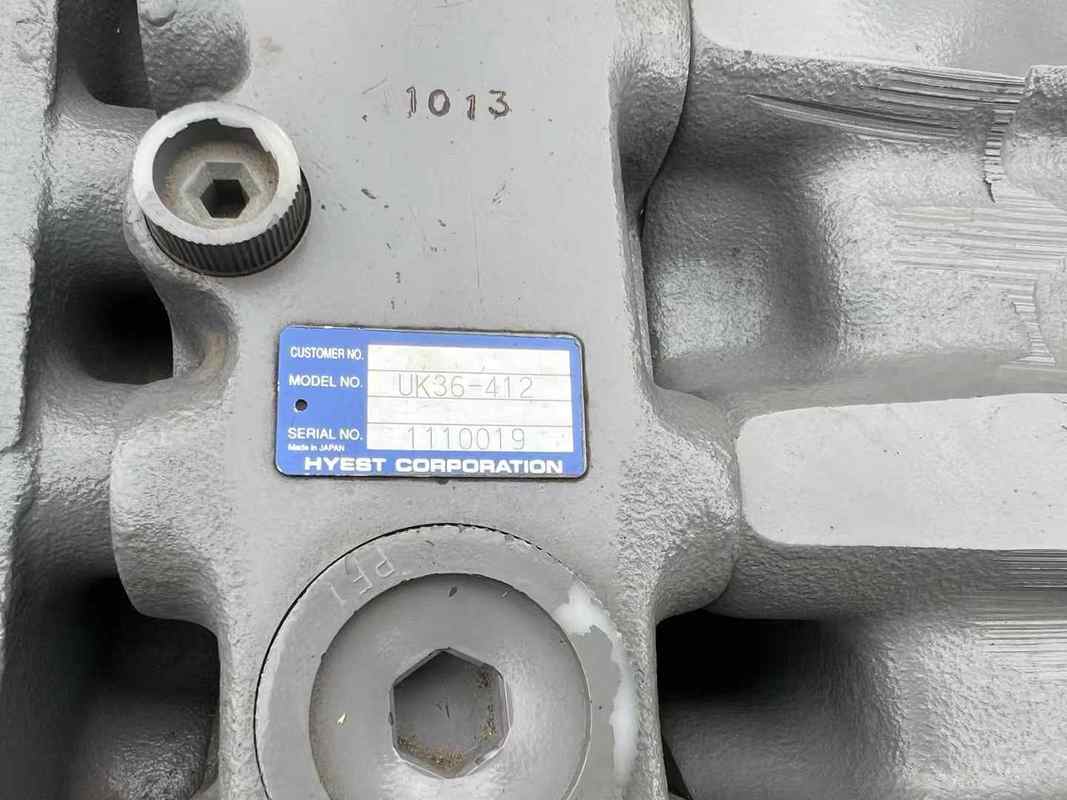 Original Toshiba Main Control Valve UX28 untuk Excavator EC210 Sistem Hidraulik Tekanan Tinggi