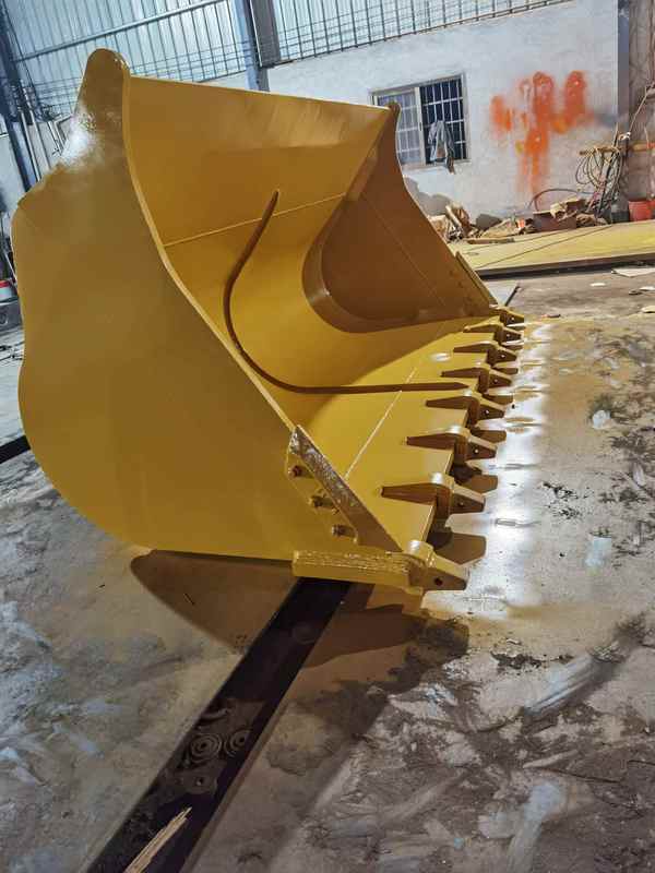 Ember Excavator 5,5 Meter Kubik yang Disesuaikan untuk Wheel Loader Cat 980 - Ember Batu Q355B Tugas Berat