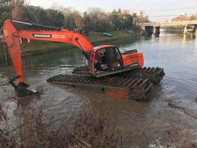 Pemasok Tangki Apung Undercarriage Amfibi Ponton Excavator yang Disesuaikan untuk Peralatan Kerja Air Lahan Basah