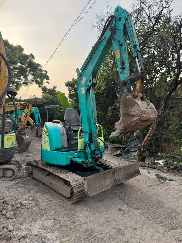 Ekskavator Perayap Mini YANMARR Vio30 3 Ton Bekas Bekas Tersedia Untuk Dijual