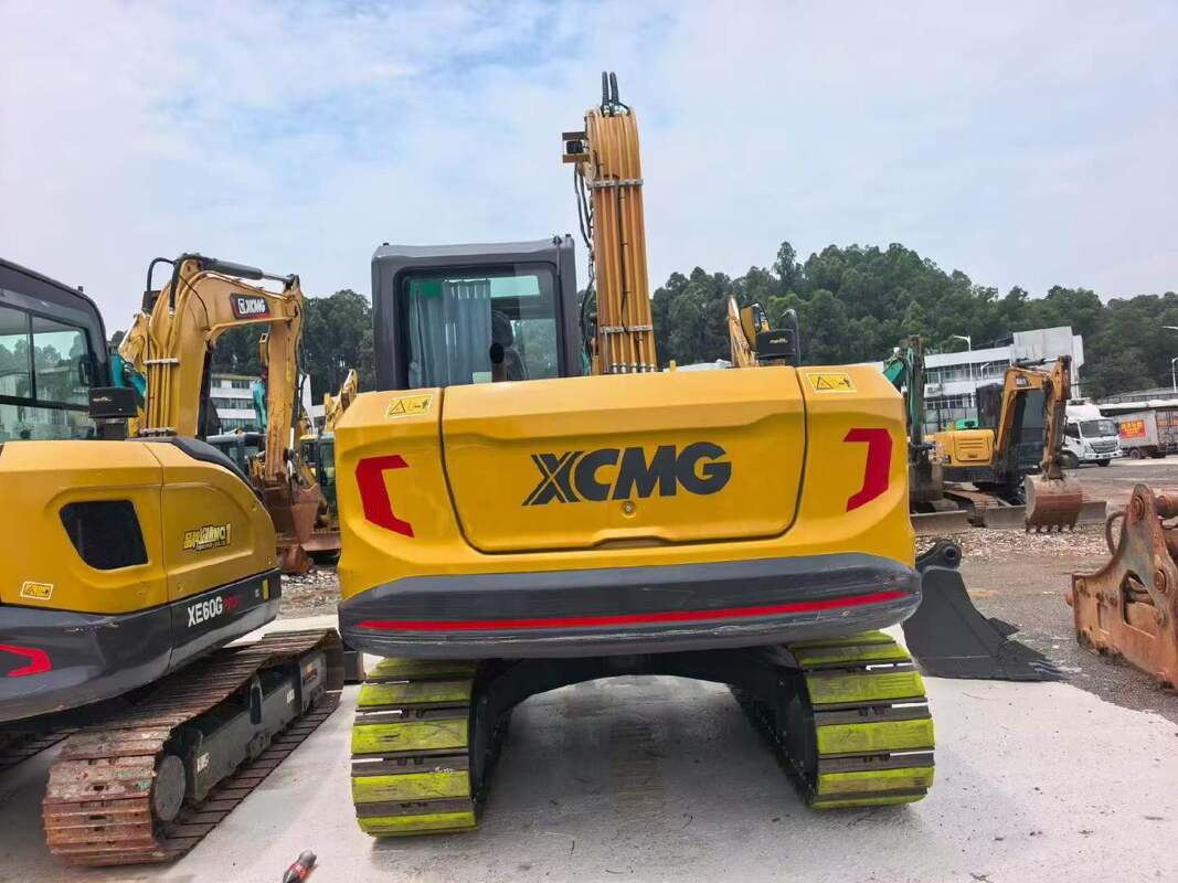 98% baru XCMG XE75G Excavator Dengan Karet Pad Track Sepatu Dengan Hydraulic Shear