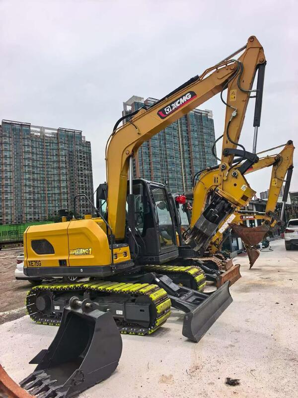 98% baru XCMG XE75G Excavator Dengan Karet Pad Track Sepatu Dengan Hydraulic Shear